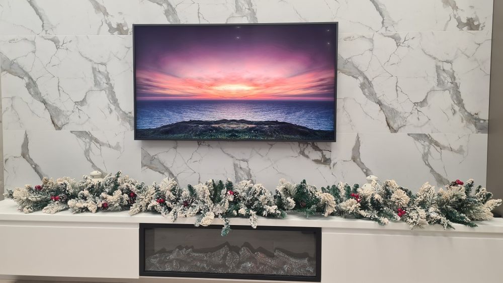 Ветка новогодняя. Ветка еловая