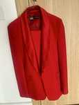 Costuma Zara rosu, S