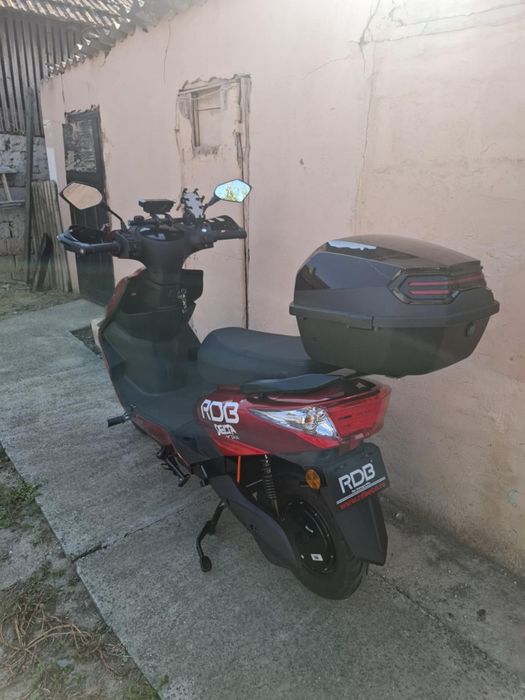 Vând Scuter electric RDB.motor de 2000w.