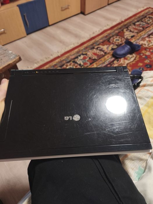 Vând Laptop lg A1