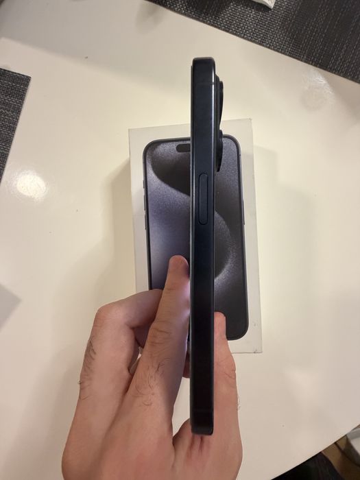 Iphone 15 Pro 128 GB —- CA NOU!