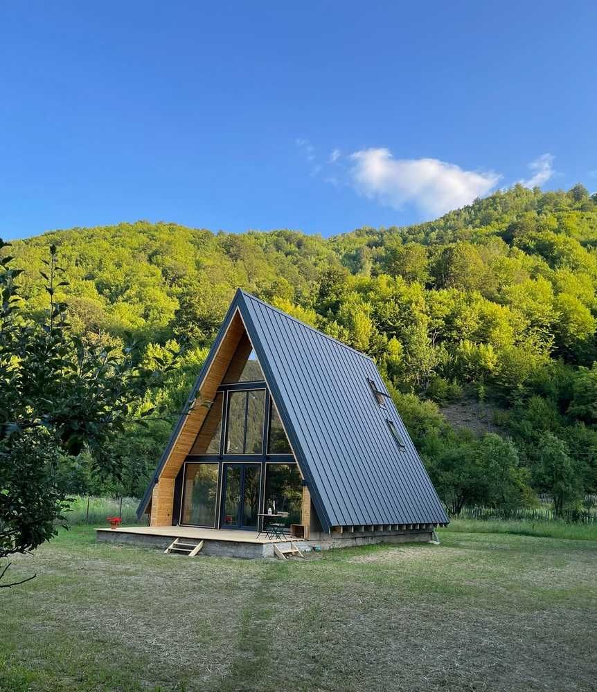 Case si cabane din lemn A-Frame