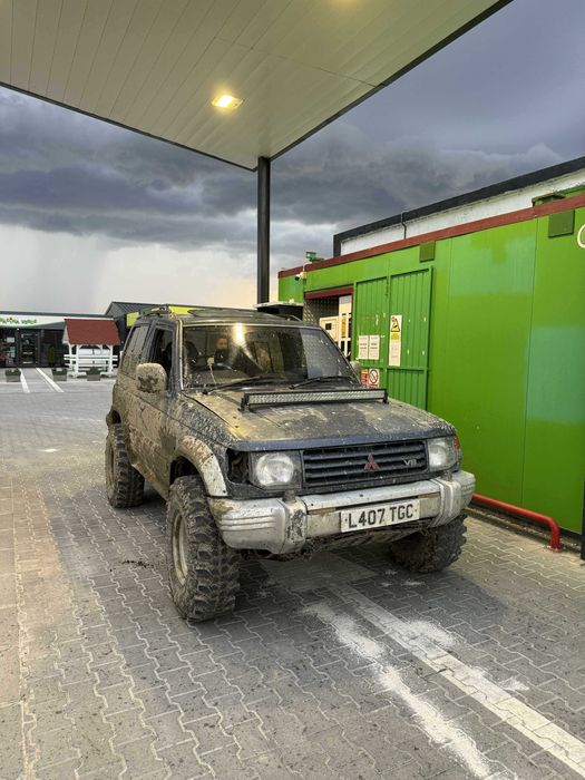 Mitsubishi Pajero V6 Automat/OFF Road/Trapa/Piele/Geamuri electrice
