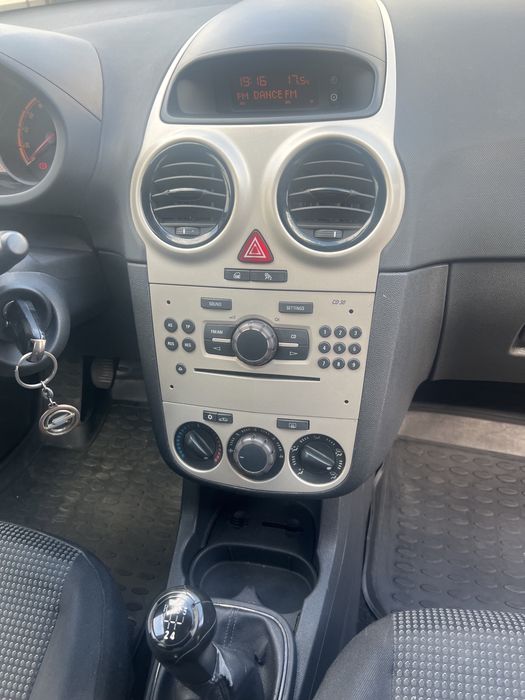 Opel corsa 1.2 80cp Clima