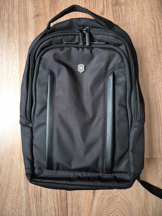 Почти нова раница Victorinox с отделение за лаптоп и таблет