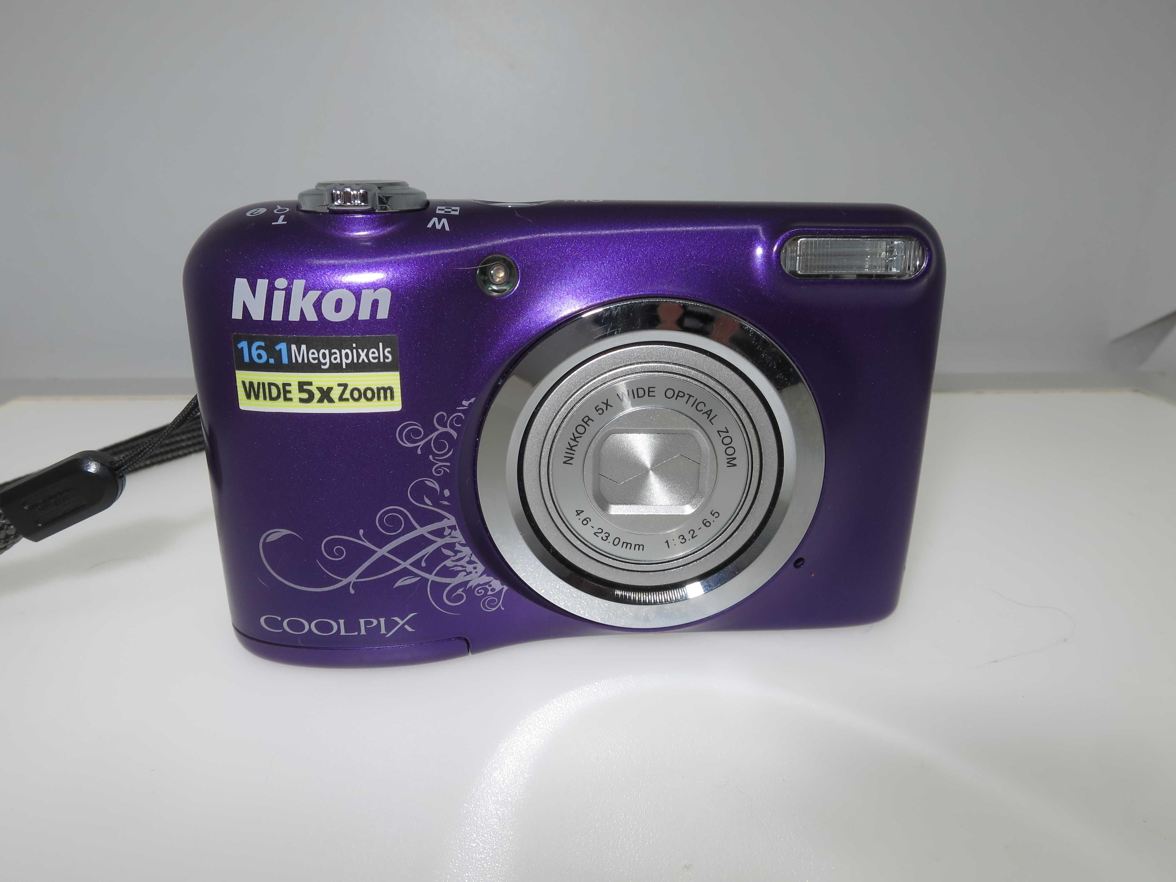 Nikon Coolpix A10 страхотен малък лилав в фотоапарат отлично състояние