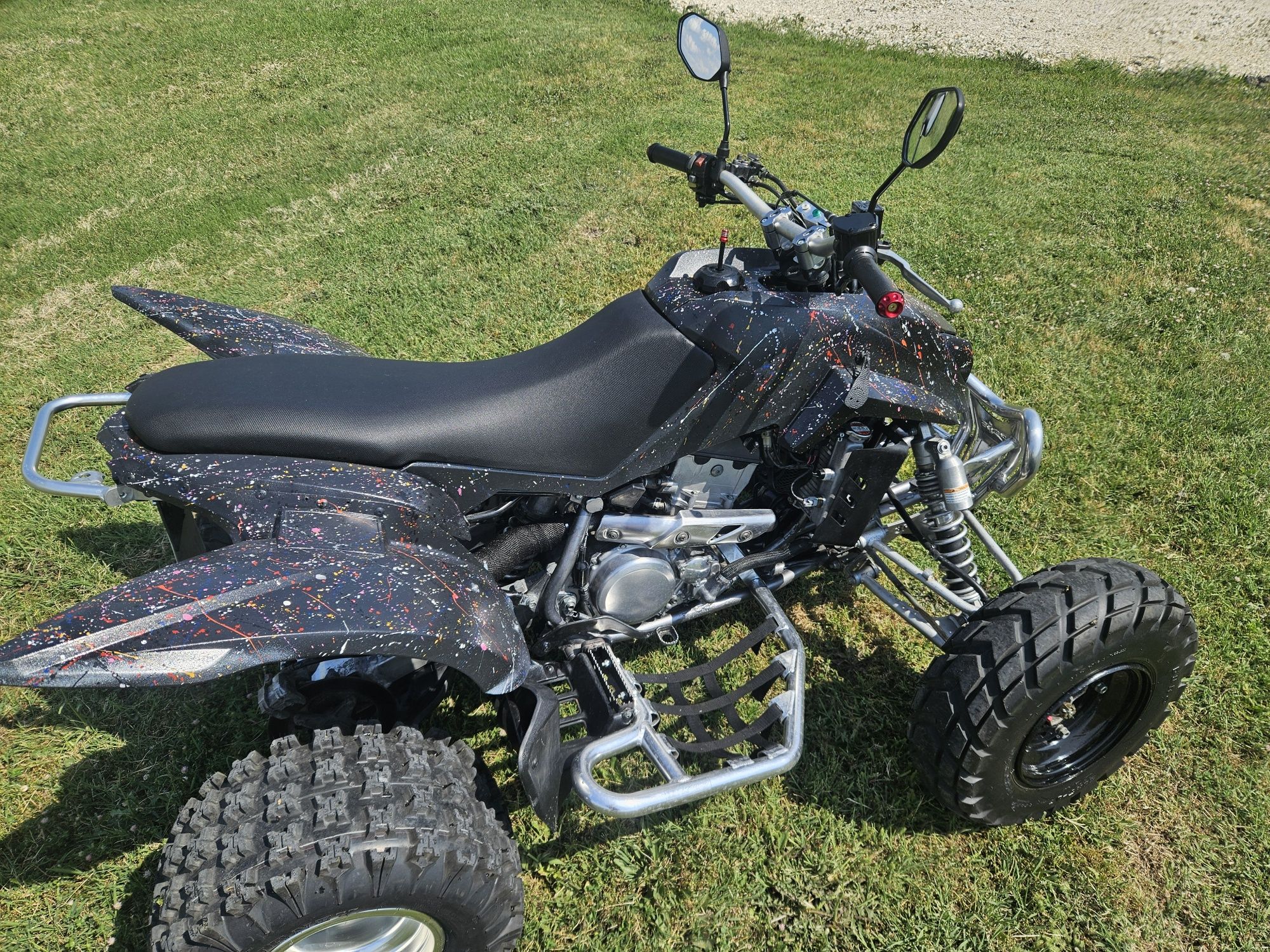 ATV  Arctic cat DVX 400  ; Suzuki ltz 400