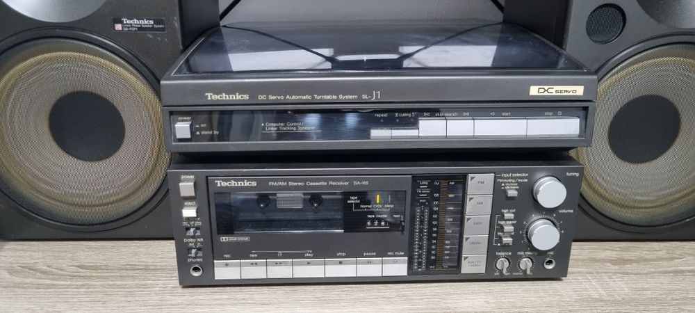 Sistem audio Technics cu radio, deck, pickup si boxe