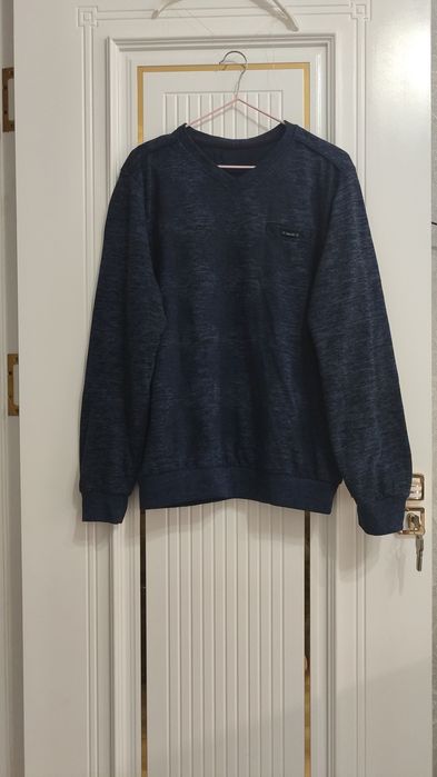 Ветровка и свиторы мужские