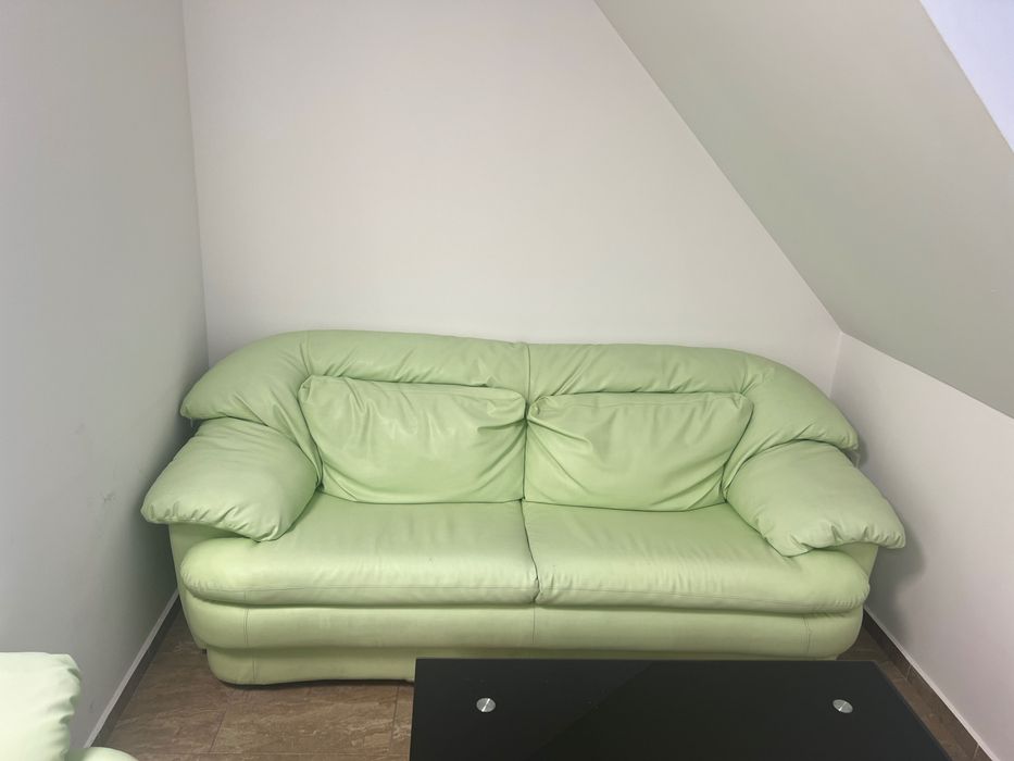 Италиански кожен диван с два броя кожени кресла