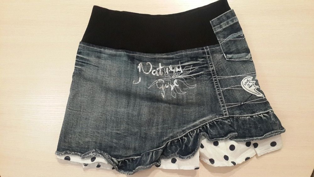 продам джинсовый пиджак с юбочкой на девочку 10-12 лет