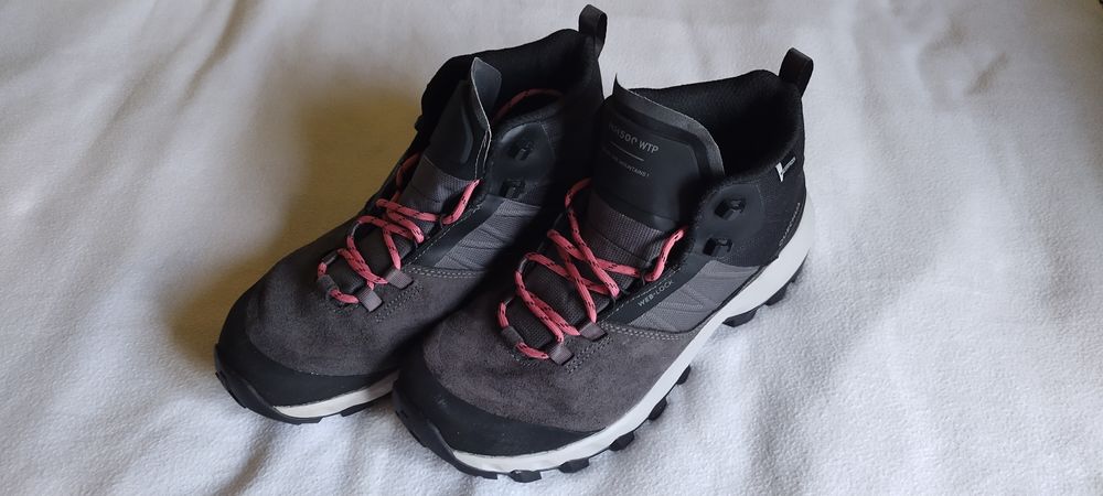 Дамски непромокаеми туристически обувки Куечуа/Quechua