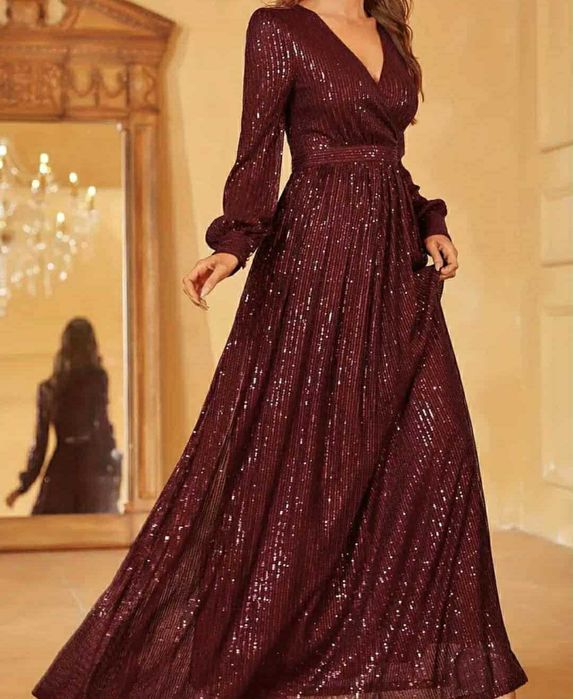 Червена официална рокля