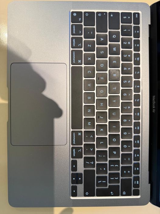Vand Macbook Air M1 2020