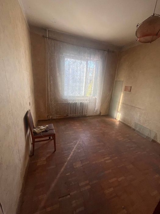 3/4/5. Сергели 4. Квартира 78 м². Дом вдоль дороги. Метро - 800 м.