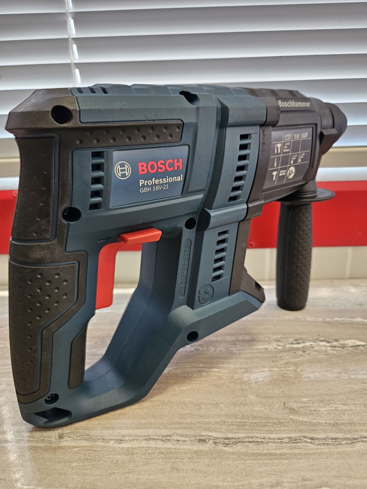 BOSCH Перфоратор GBH18V-21