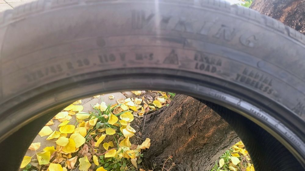 Vând anvelope iarna viking 275/45/R20