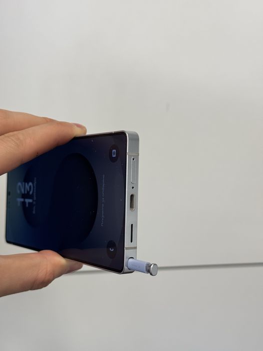 Продавам Samsung S25 ULTRA 512 GB