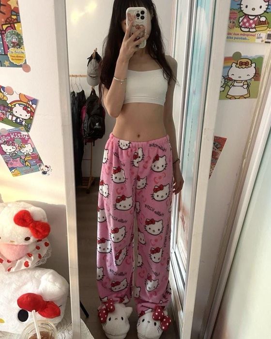 Pijamale cu Hello Kitty