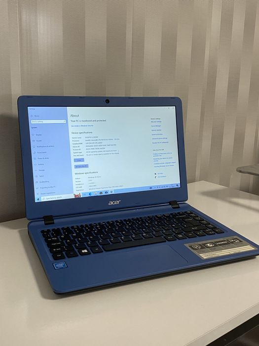 Лаптоп Acer Aspire ES1-132 с Windows 10