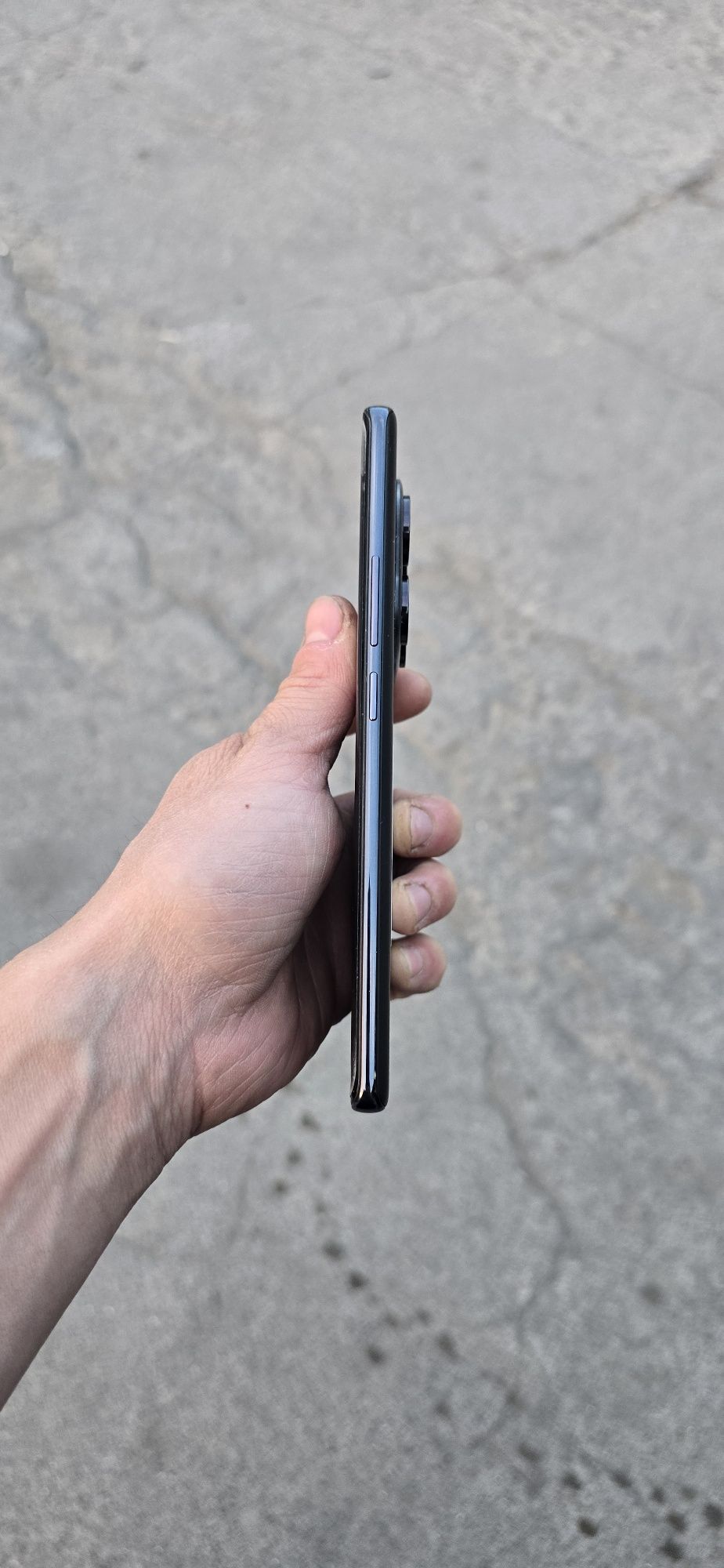 Redmi note 14 pro 12.512tali sotiladi bir oyli telfon 260$