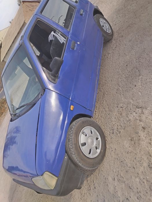 Tiko 1998 yil faqat naxtga