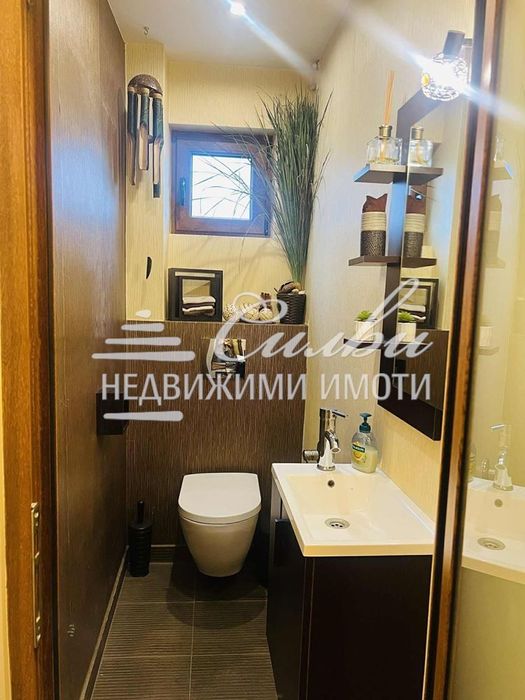 Двуетажна ТУХЛЕНА къща - кв.Военно училище