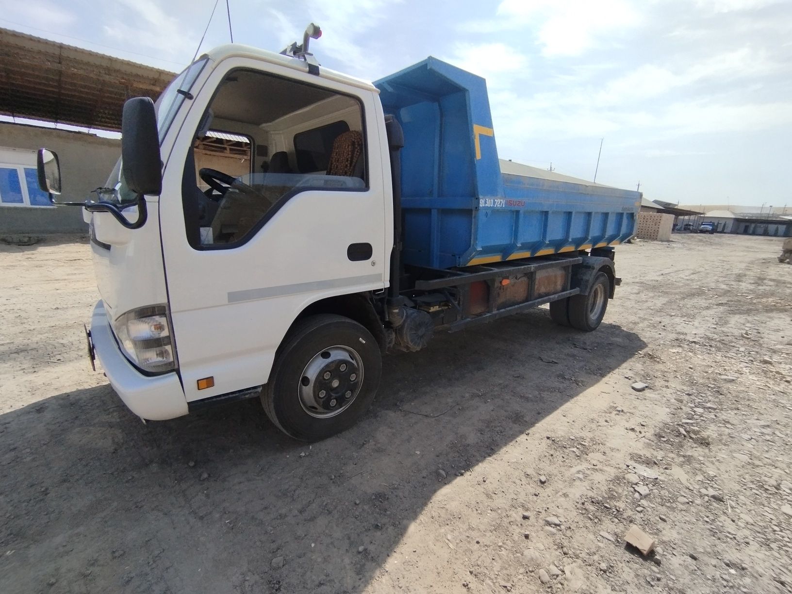 Isuzu samasval sotiladi