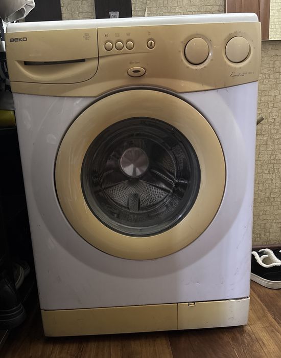 Продам стиральную машинку BEKO. Старенькая, но рабочая