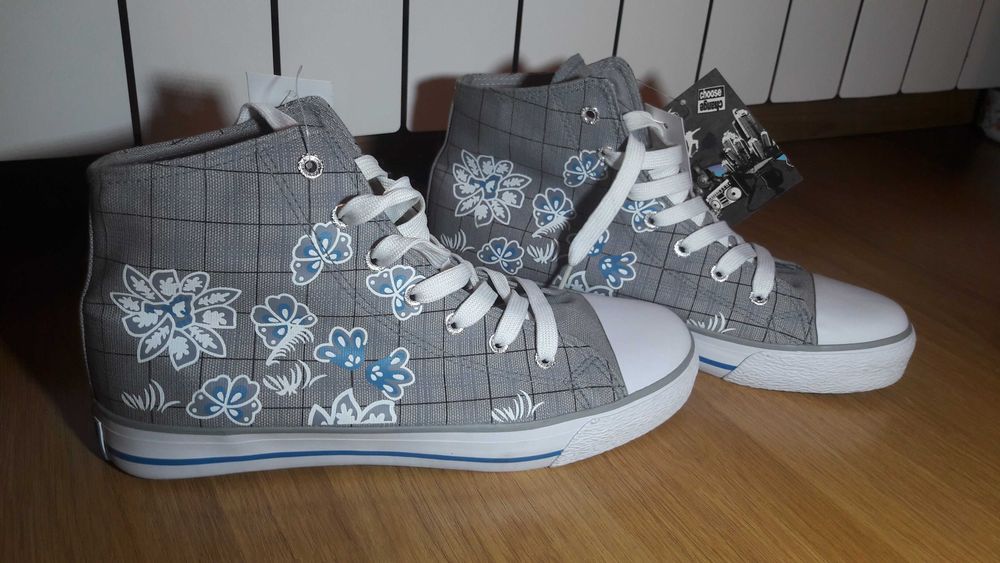 Adidasi tenisi tip conversi de dama British Knights masura 41 noi