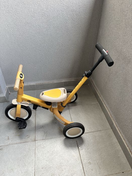 Tricicleta pentru copii Petite&Mars Turbo