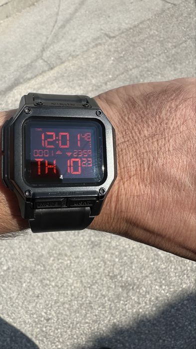 Casio G-shock GST-B100-1AER и NIXON The regulus