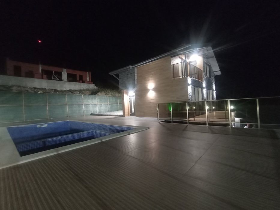 Луксозна вила  с морска панорама