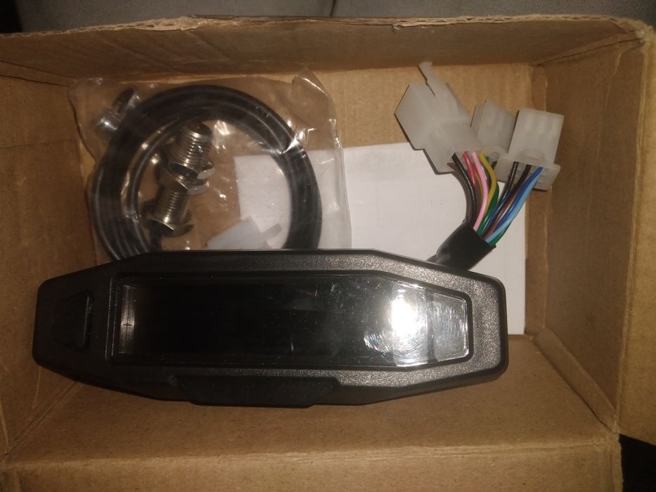 продам приборную панель новая