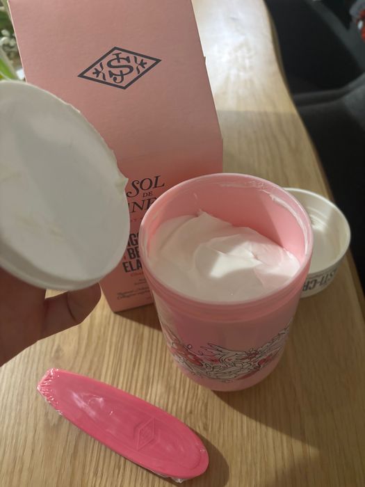 Sol de janeiro body cream