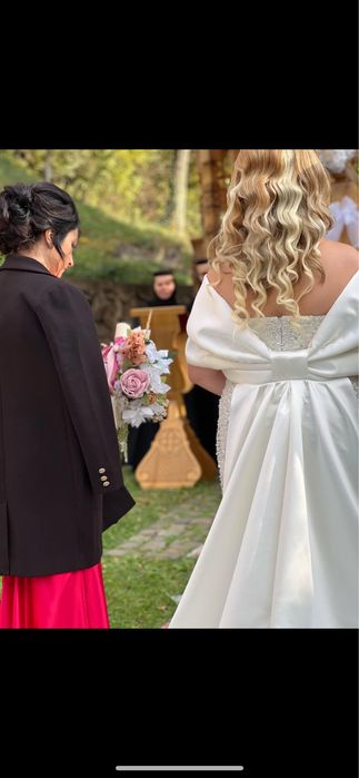 Vand rochie de mireasa