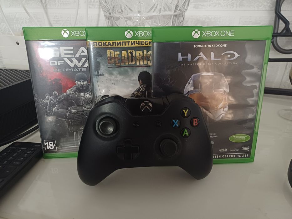 XBOX ONE + геймпад + игры