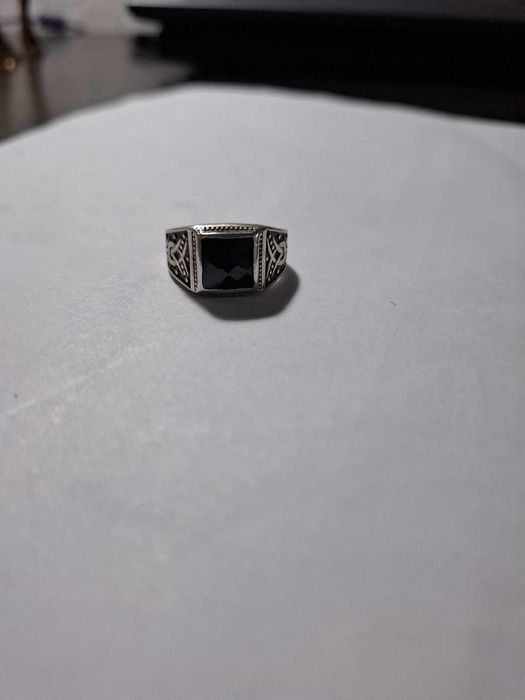 печатка серебряная мужская с камнем