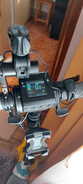 Scuter electric E.twow auto