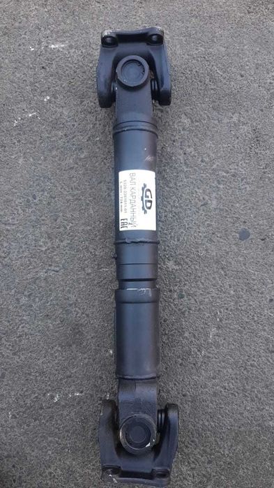 Вал карданный КАМАЗ заднего моста 724мм.  (4 отверстия) 5320