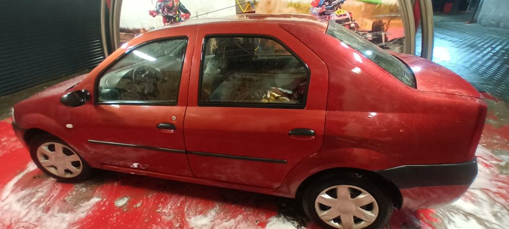 Vând Dacia logan