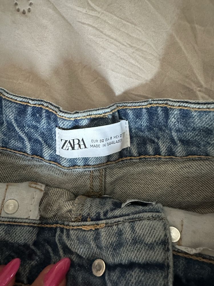 Къси панталонки Zara