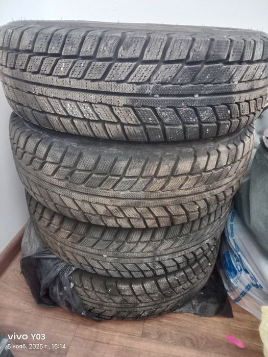 Зимные шины б/у.