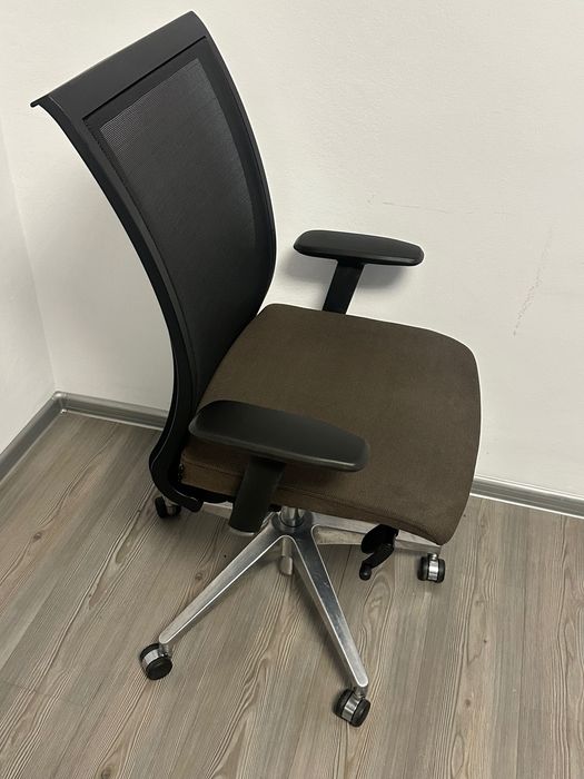 scaun birou ergonomic reglabil cu roti brate Techo premium plasa