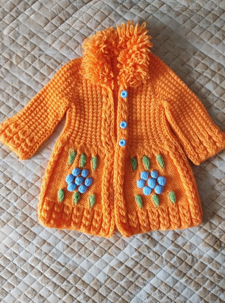 Продам вязаные вещи для девочки