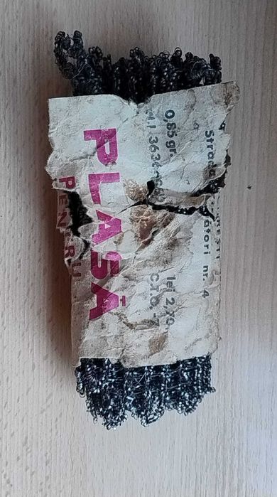 Plasă veche, din sârmă, pentru parchet (1960)