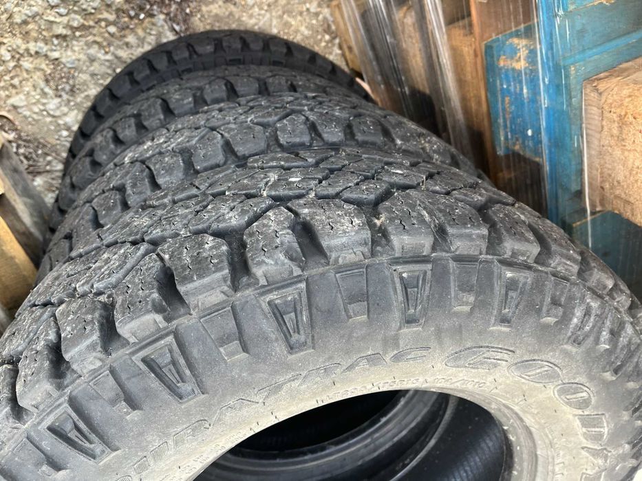235 75 15 МТ гуми