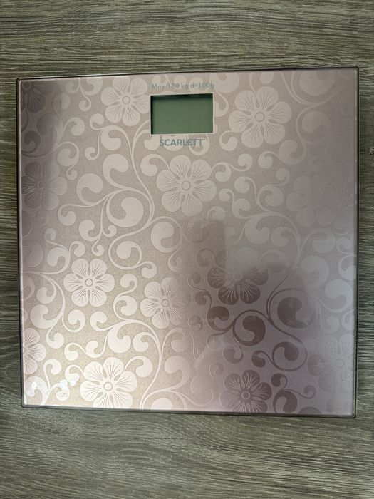 Продам напольные весы Scarlett SC-BS33E034