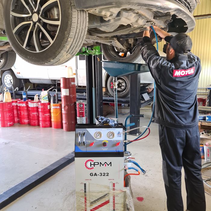 Замена масла в двигателе,автомате,вариаторе,раздатке.