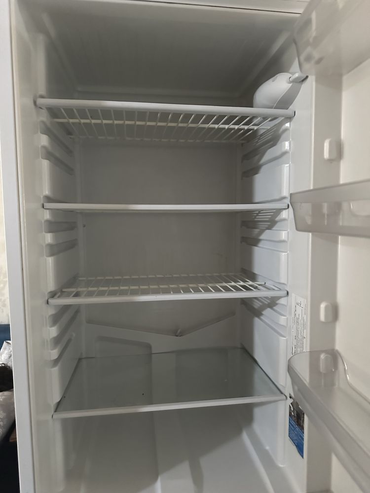 Срочно продам Холодильник